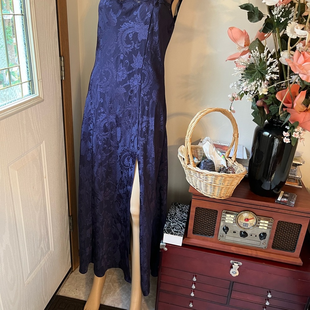 Vintage night gown beautiful VS size Large